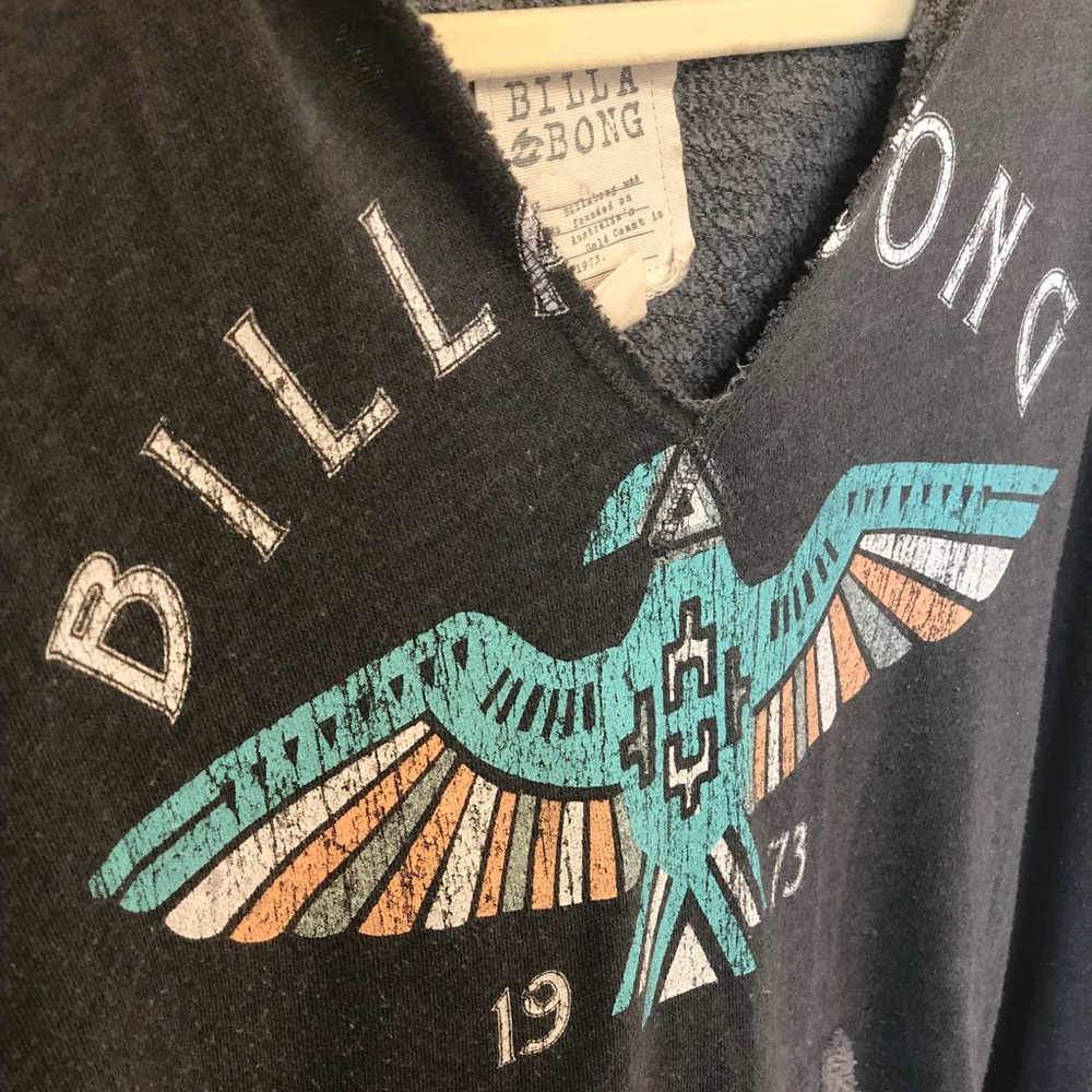 Billabong thin gray sweater with blue eagle emblem